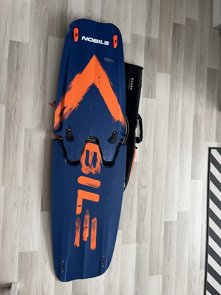 Deska NHP Split 2023 Nobile 142x43 z pokrowcem check in bag, nówka!
