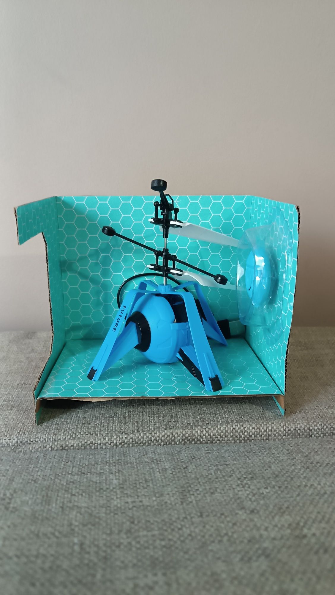 Mini dron dla dziecka