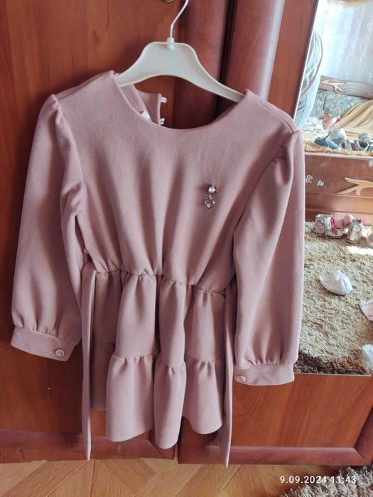 Продам плаття для дівчинки