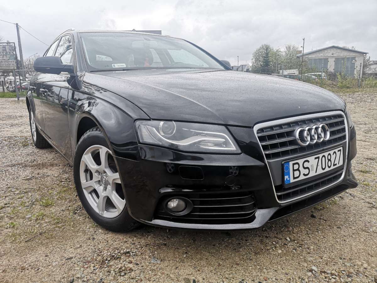 Audi A4 B8 2.0TDI Common Raili ! Czarna ! LED !