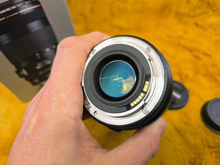 Об'єктив Canon EF 70-300mm f/4-5-6 IS USM - універсальний телезум!