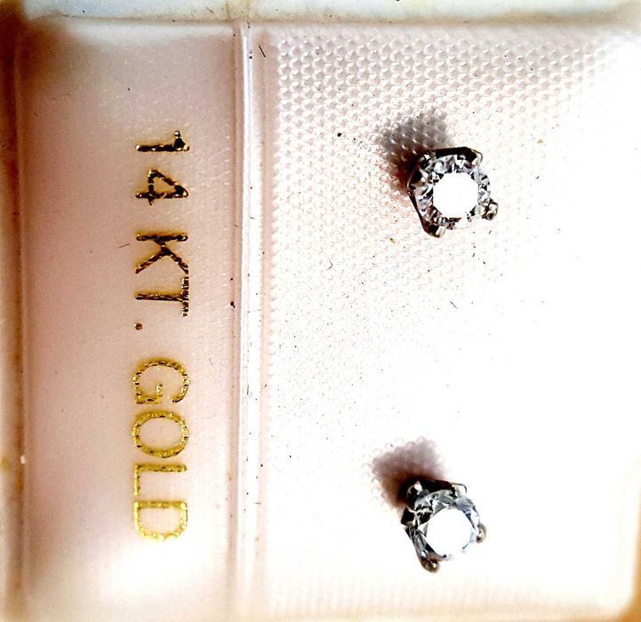 Złote kolczyki 14K 585 sztyfty brylanty 0.10 ct