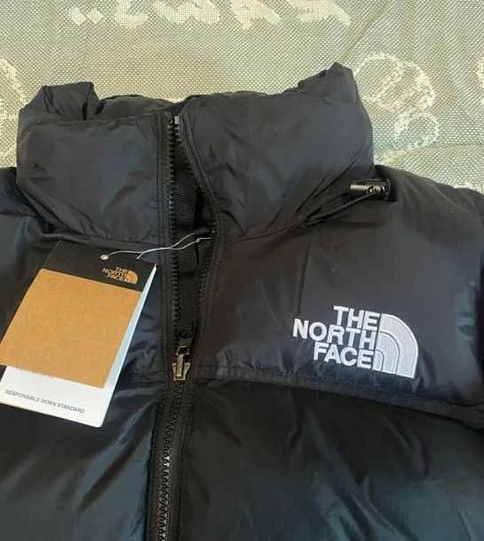 Czarna-kurtka -ITNFI- NorthFace-700-Rozmiary-M