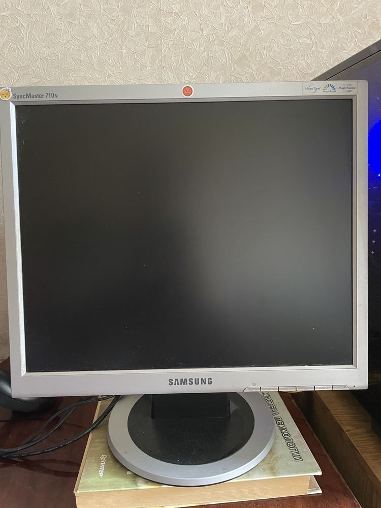 Монитор Samsung “SyncMaster 710N”