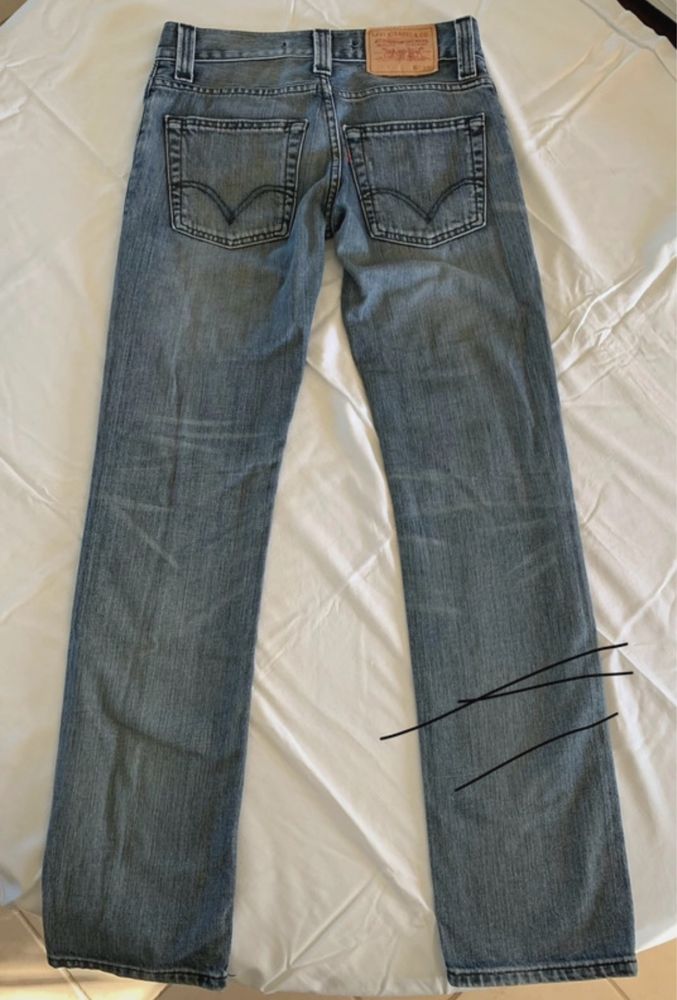 Calça Levi’s modelo 511 slim - criança 14 anos