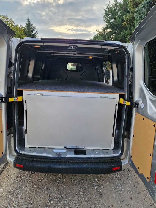Ford Transit Custom, Transport zwlok.