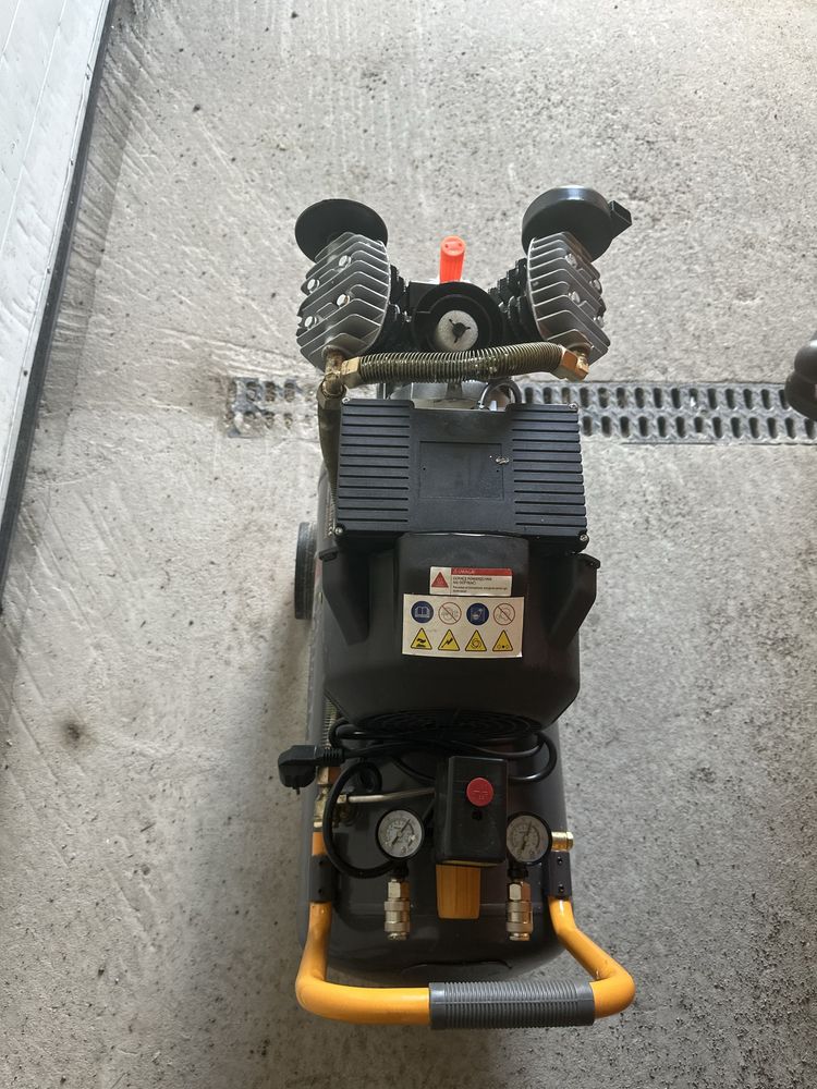 Kompresor   50l  2 tłoki
