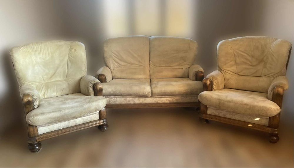 Продається терміново б/у м'ягкий диван та два крісла