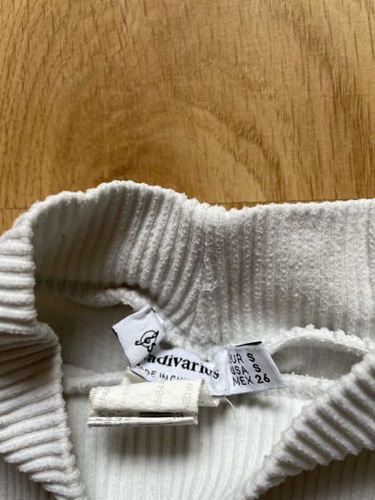 krótka biała koszulka