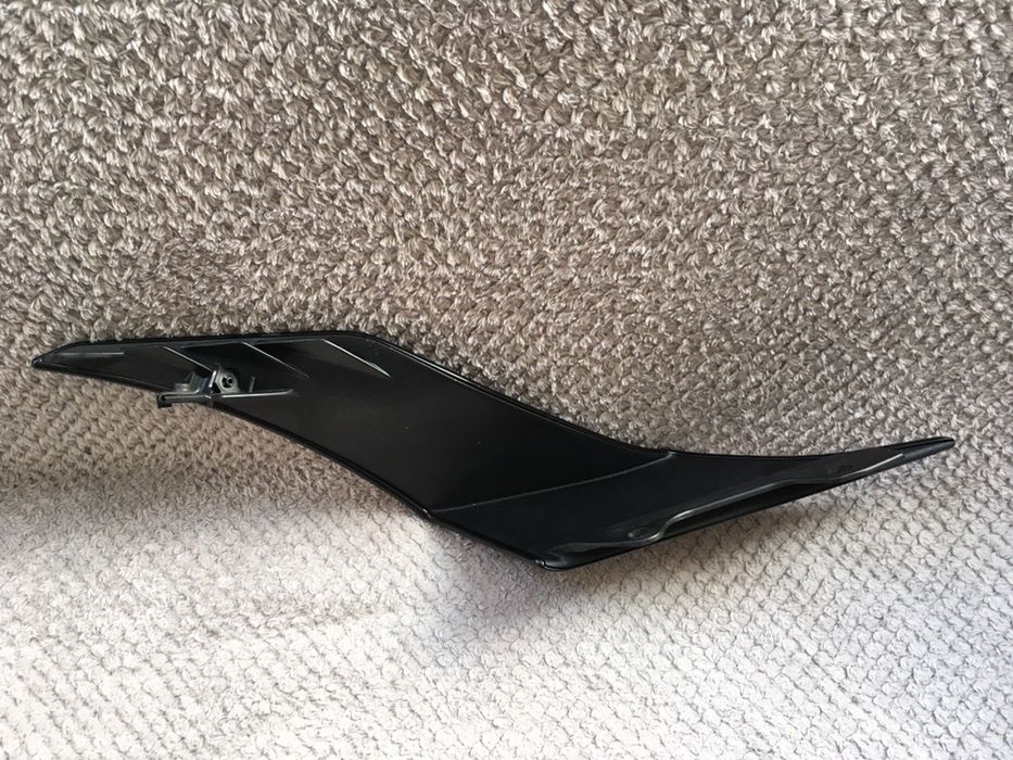 Ogon lewy owiewka Yamaha R6 RJ27 BN6