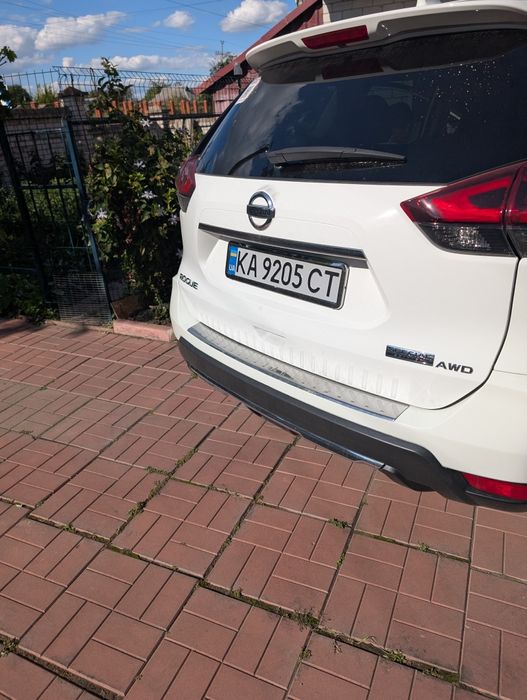 Продам Nissan rogue AWD.