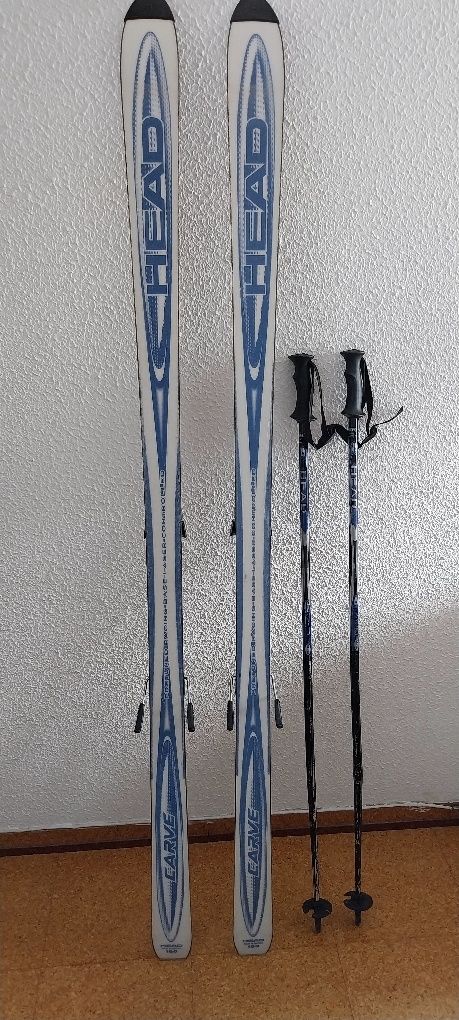 Ski completos usados com dois batons