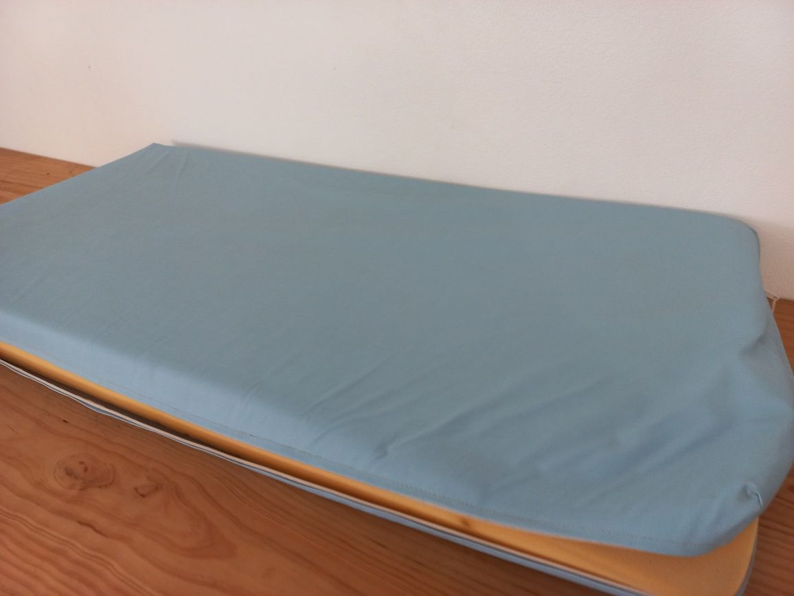 Cama de bebe em ferro
