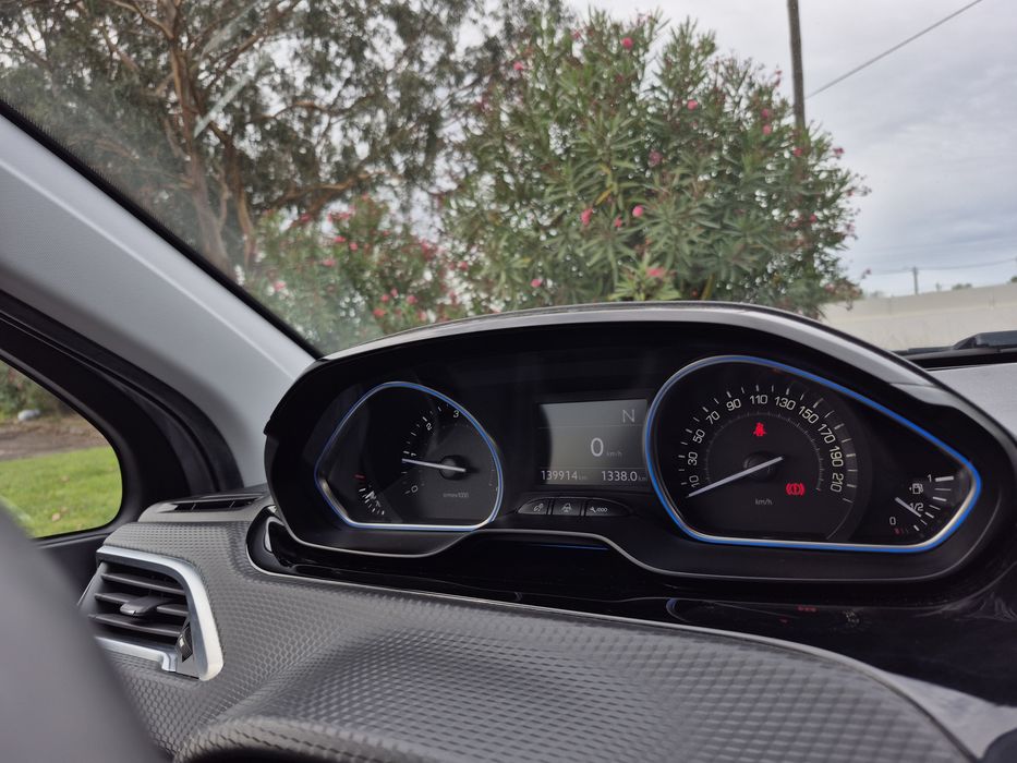 Peugeot 2008 1.6HDI - AUTOMÁTICO | GARANTIA | ALLURE