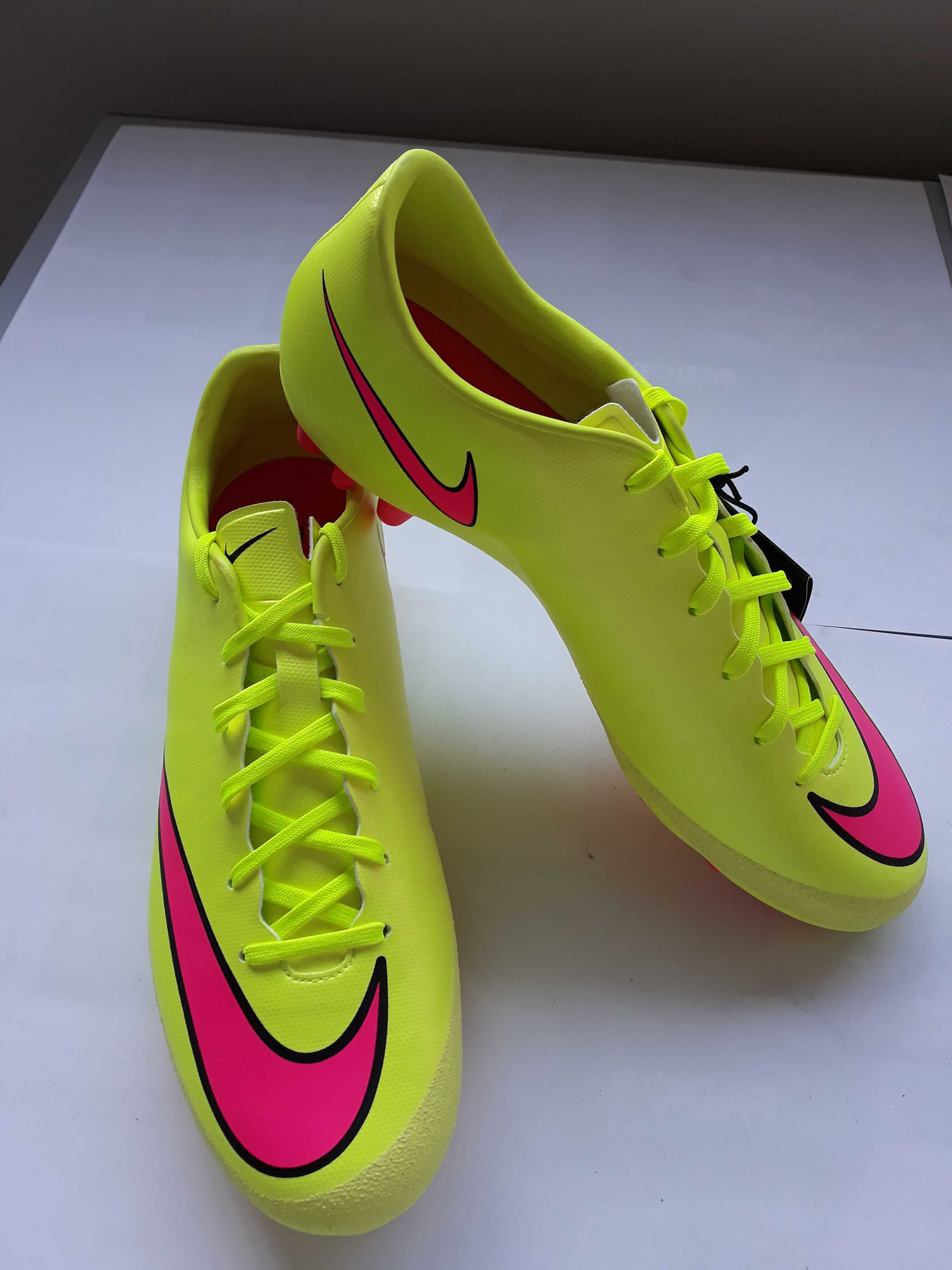 Chuteiras Nike Mercurial Victory - n.º 43