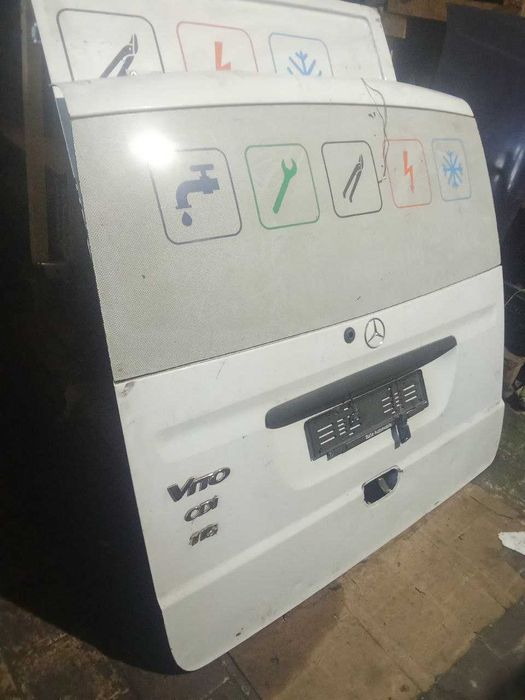 Задня кляпа з склом Vito 639 оригінал, б\в