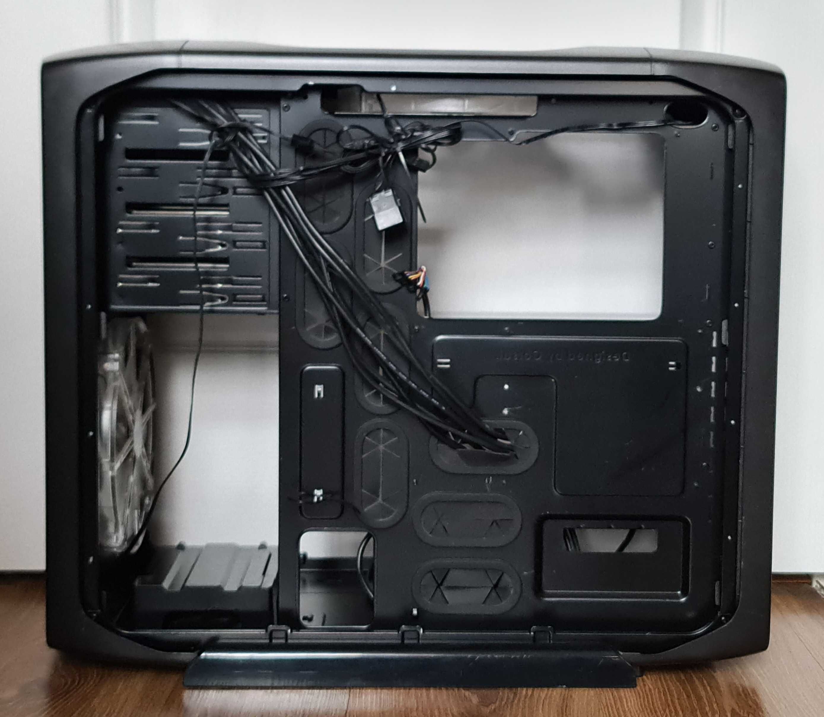 Duża obudowa komputera Corsair Graphite 600T