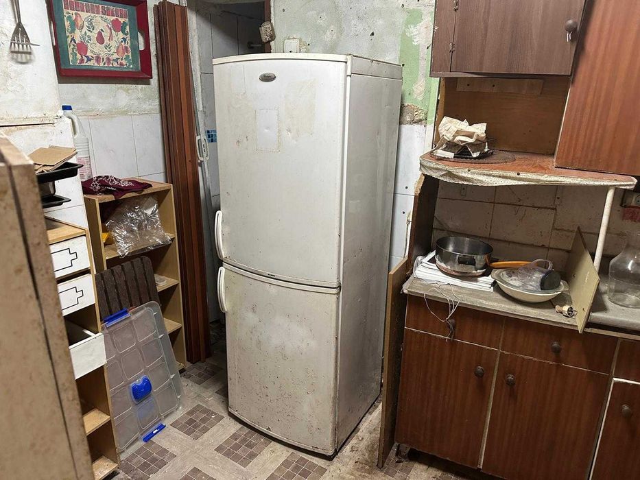 Móbíliário diverso + Livros, eletrodomésticos etc