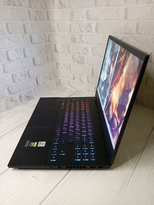 Геймерський ноутбук HP Omen Laptop 15-ek0003na I7-10750H RTX 2060