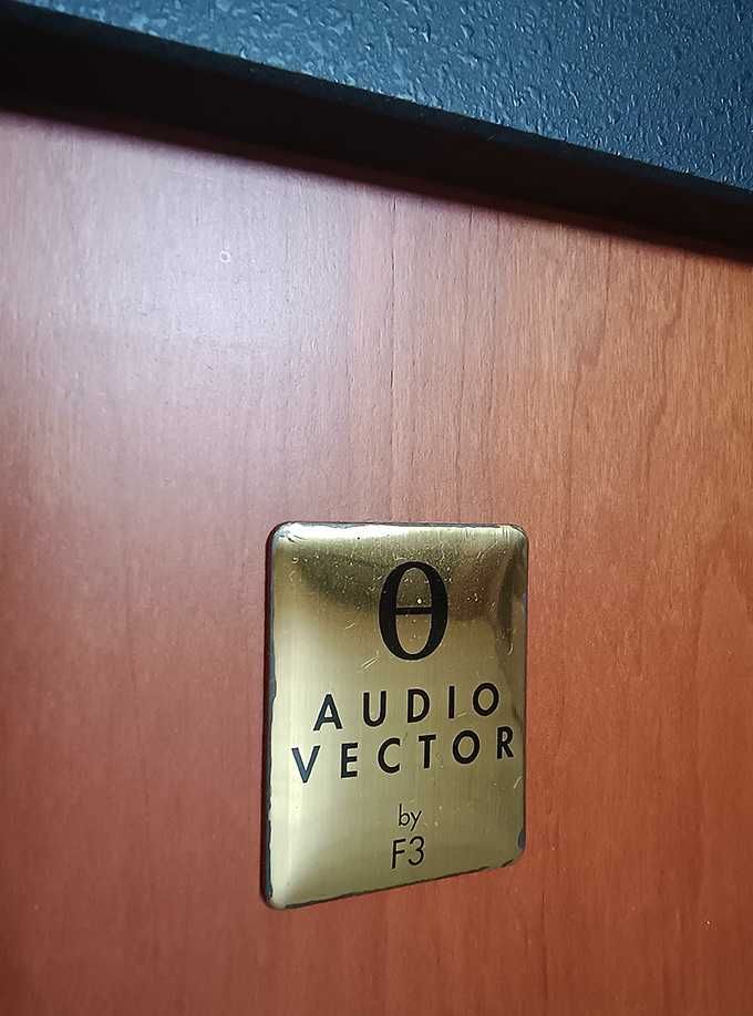 Колонки Audiovector F3/LYD m3