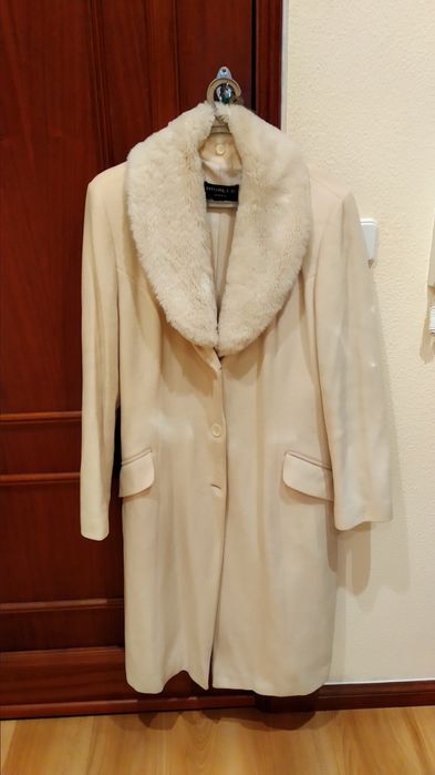 Casaco comprido de senhora