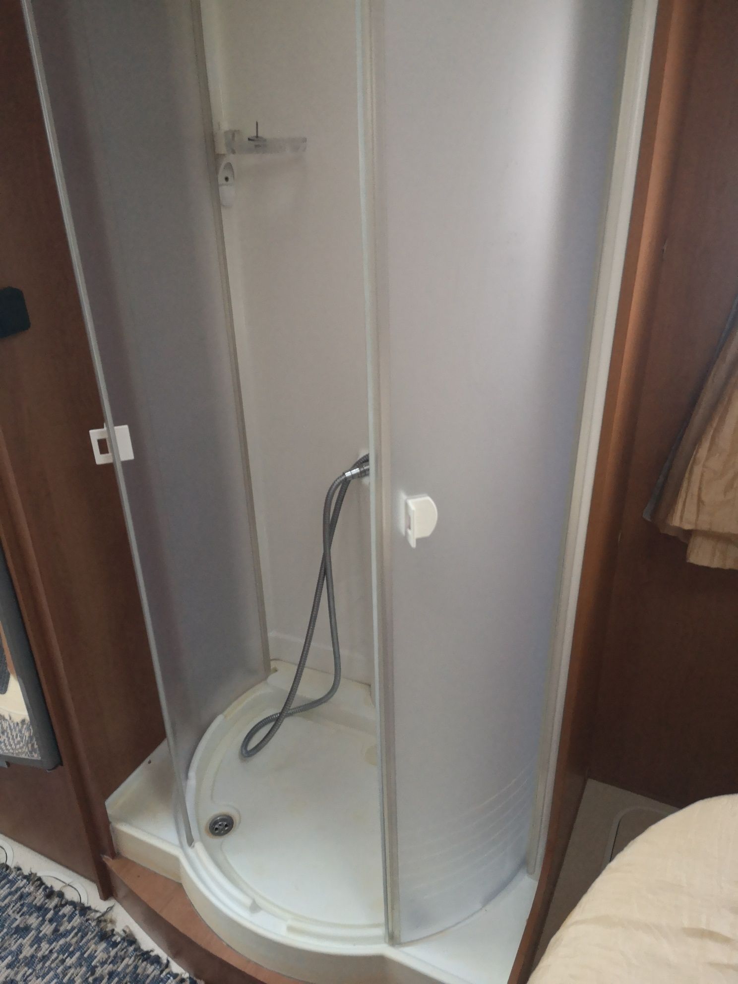 Vendo Autocarava integral de cama central
