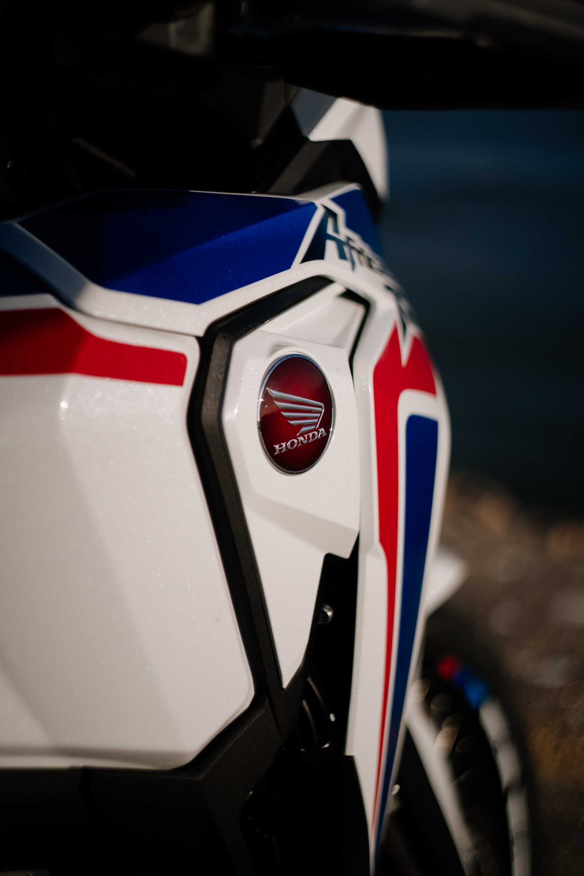 Africa Twin 1100 TriColor