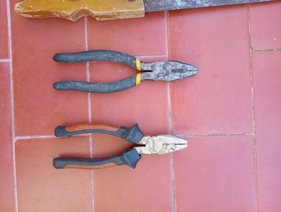 2 universáis Alicates e 2 serrotes