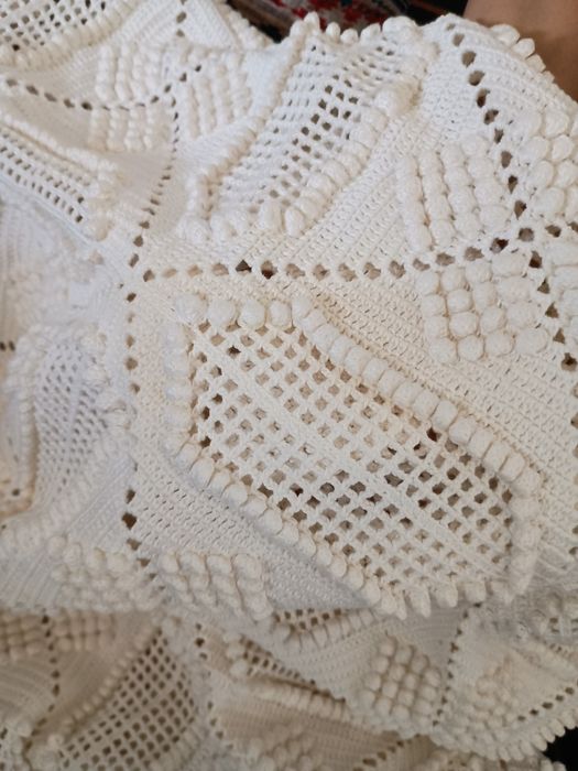 Colcha em crochê feita à mão muito antiga