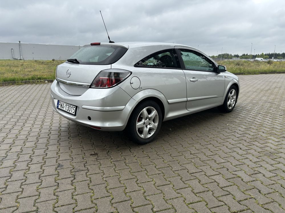 Opel Astra H GTC 1.3 CDTI 90 KM