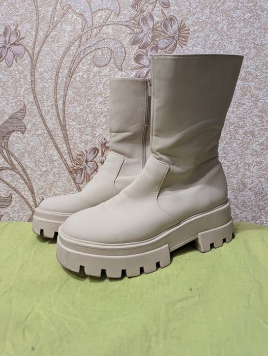 Осінні чоботи, Челсі молочні