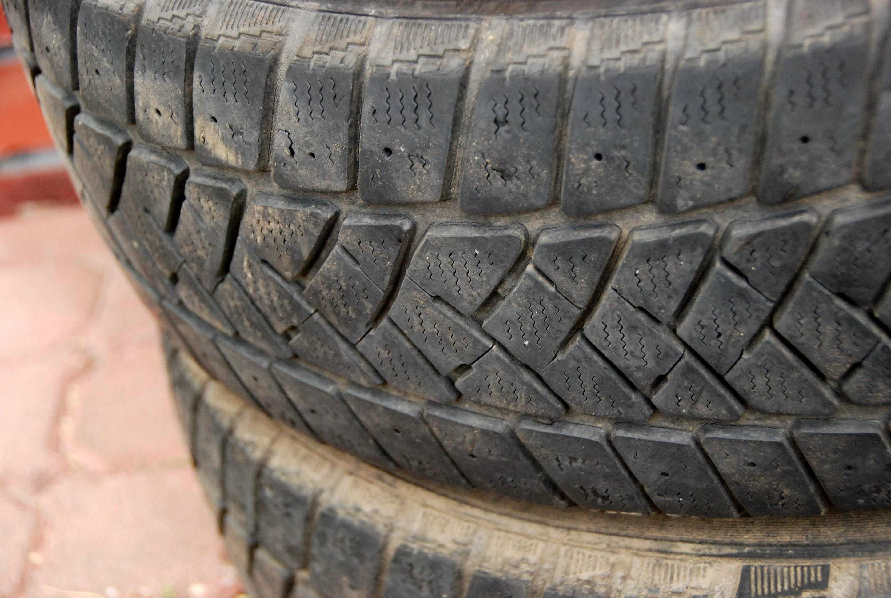 4szt Dunlop M&S 205/65/16 C 107/105T 4mm