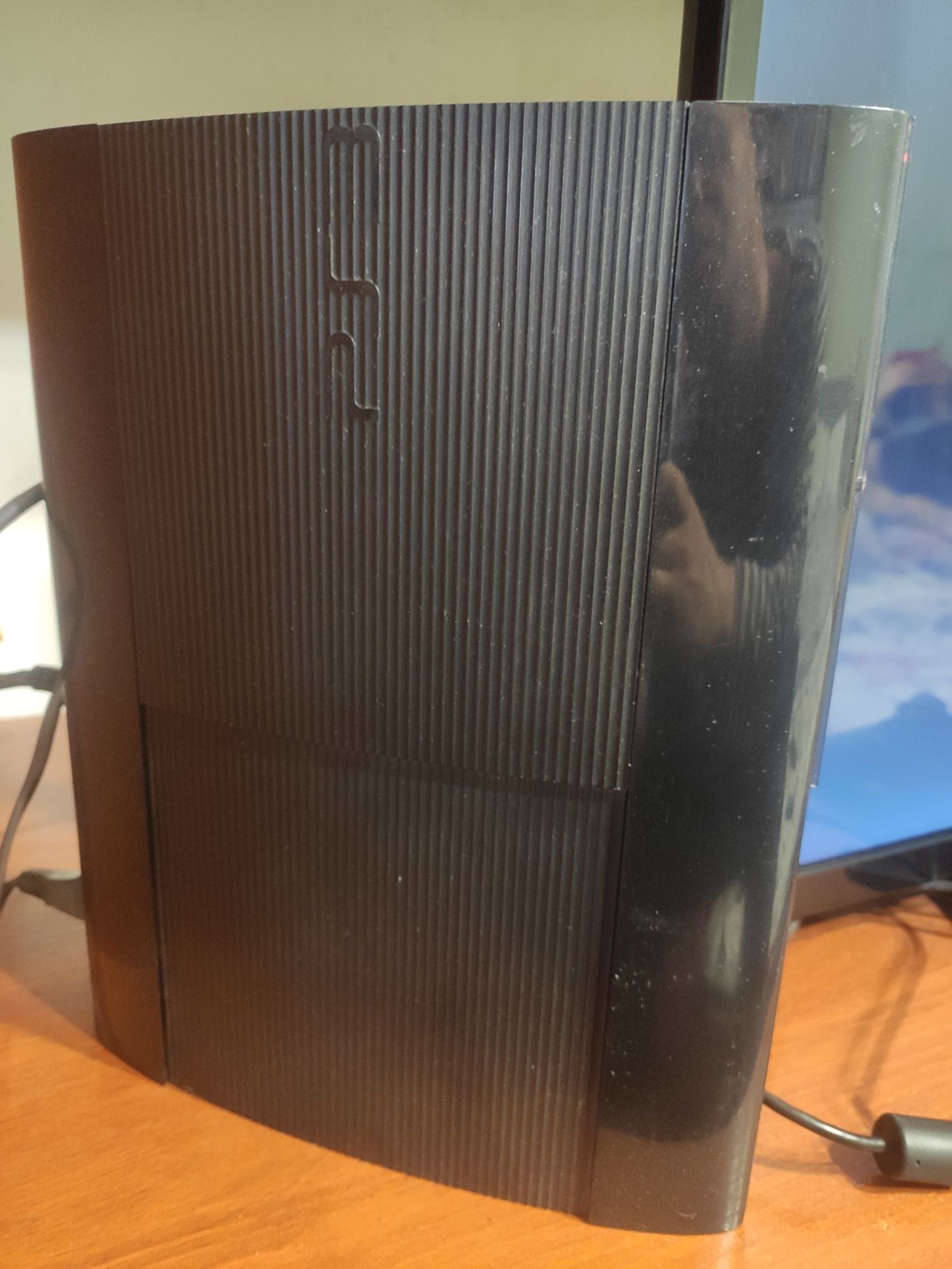 Продам PS3 super slim 500gb