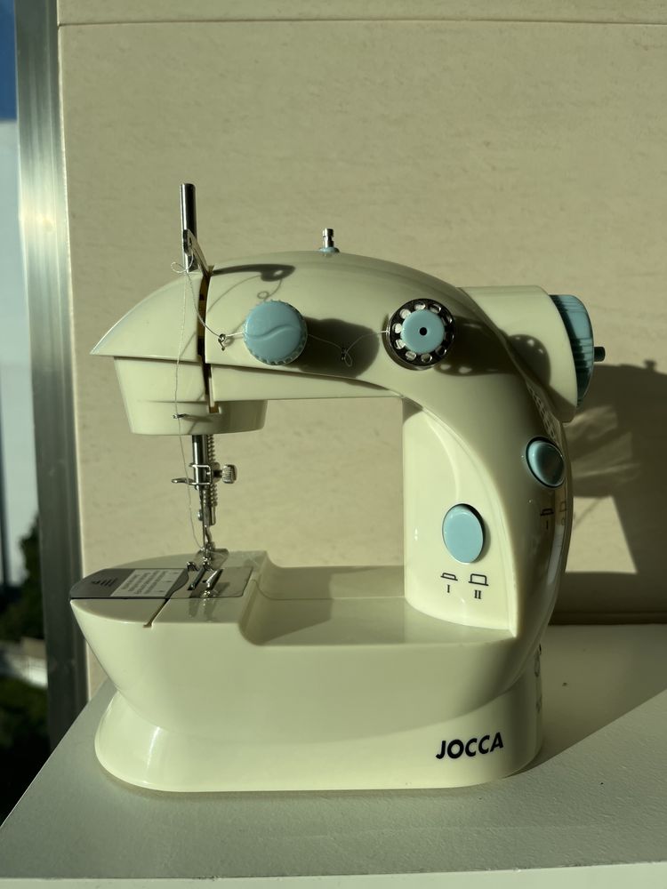 Máquina de costura  JOCCA portátil