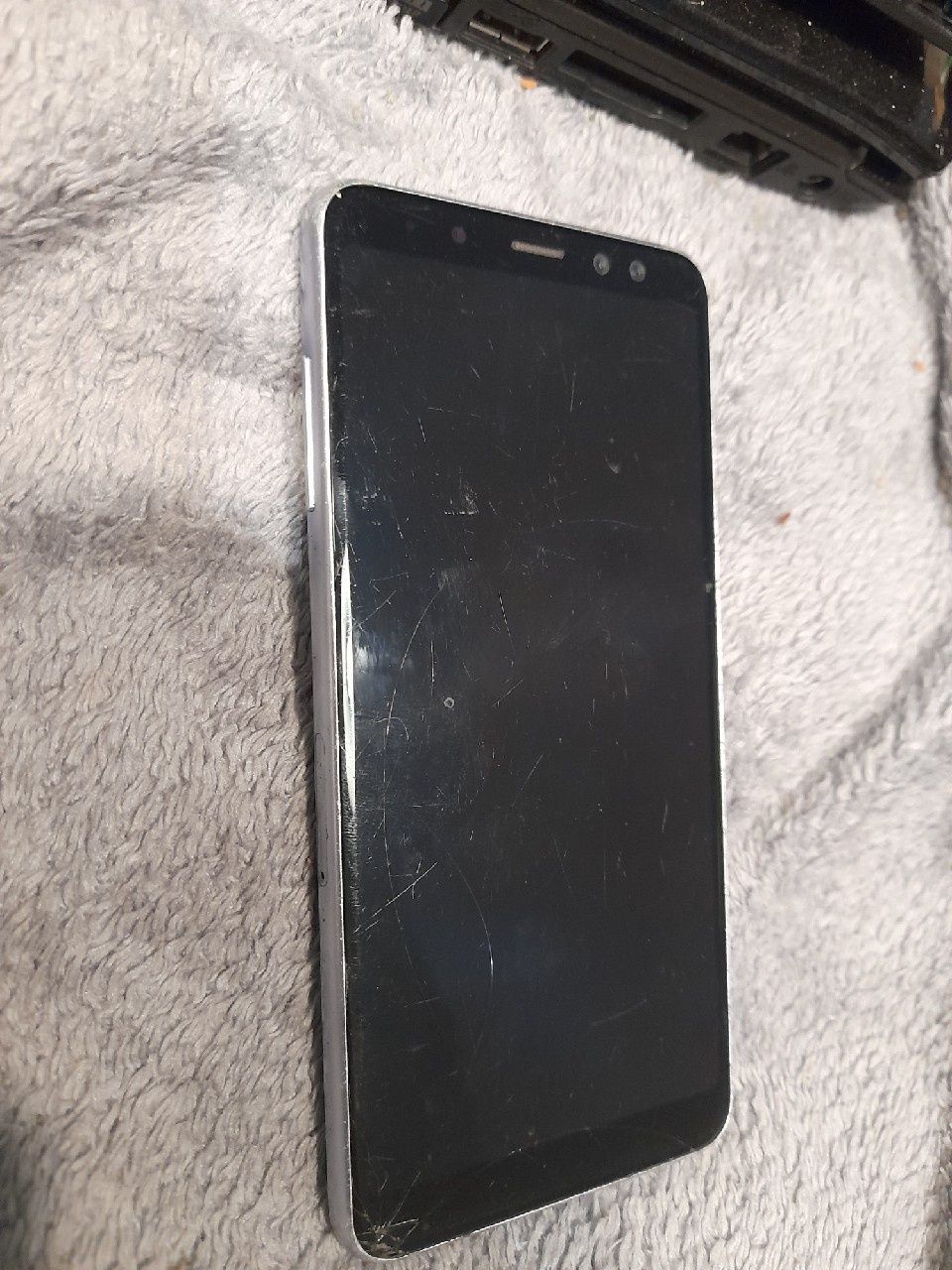 Samsung Galaxy a 8 uszkodzony
