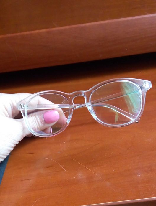 Прозрачная оправа
