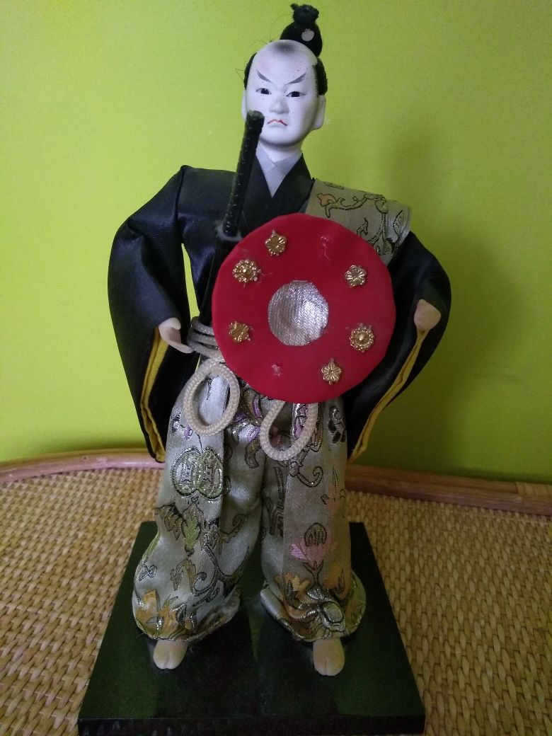 Figurka japońskiego wojownika