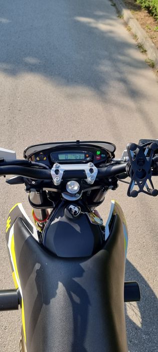 Husqvarna 701 Super Moto A2 przebieg 4500km Polecam