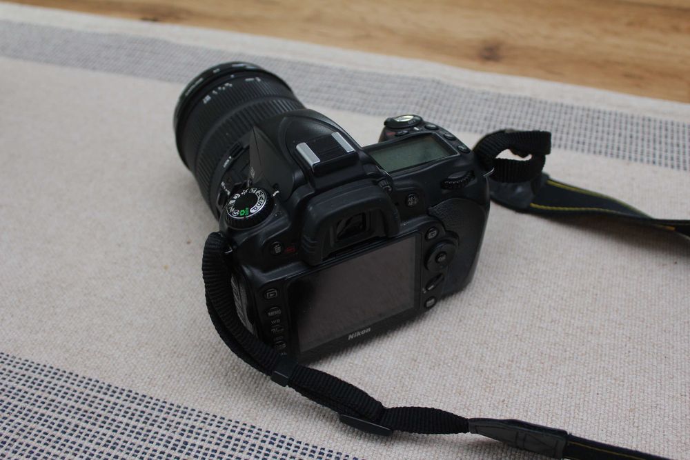 Nikon D90 i Sigma 18-200 mm f/3.5-6.3 HSM DSLR aparat fotograficzny