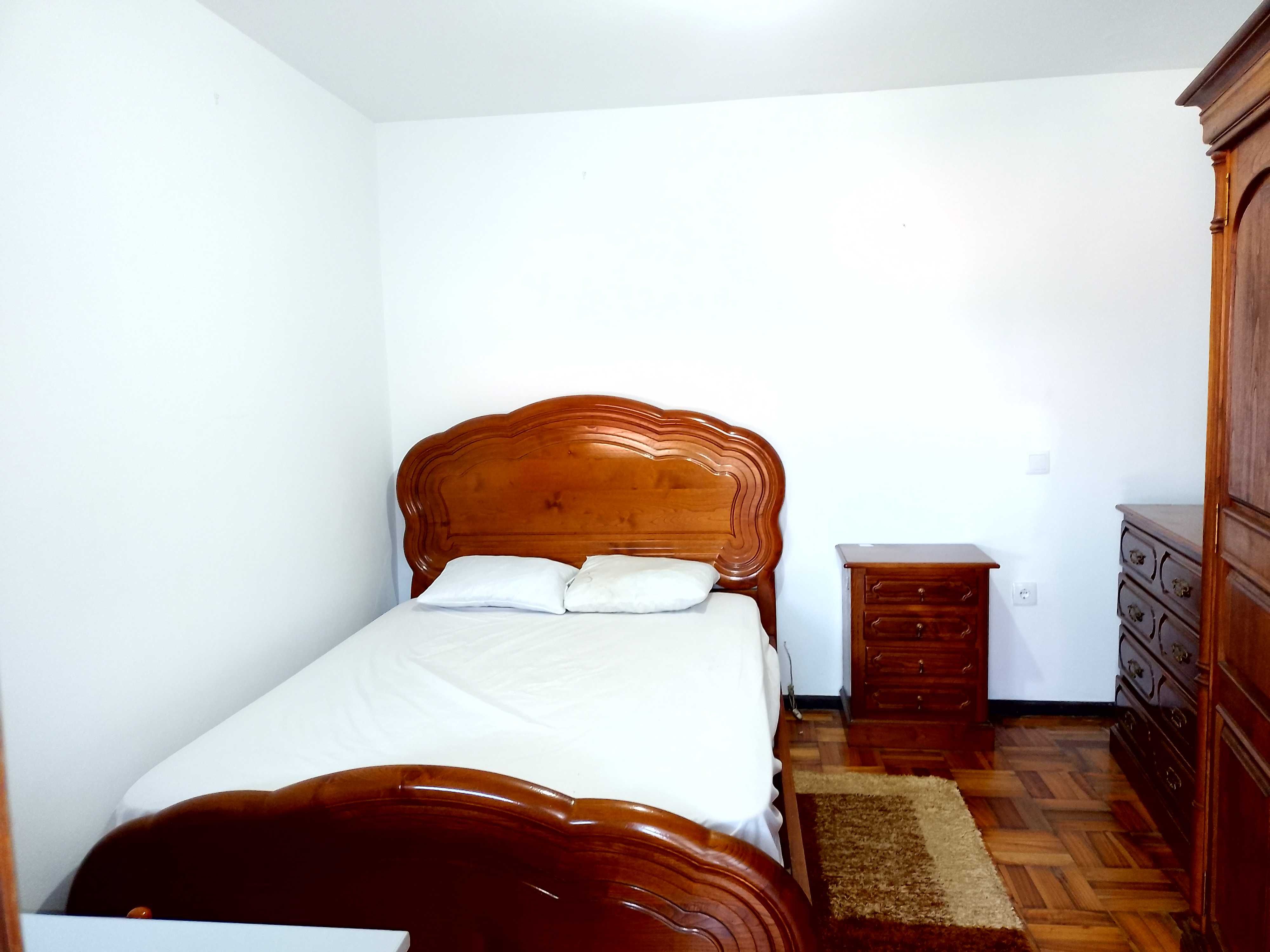 Quarto completo em Braga - Alugo
