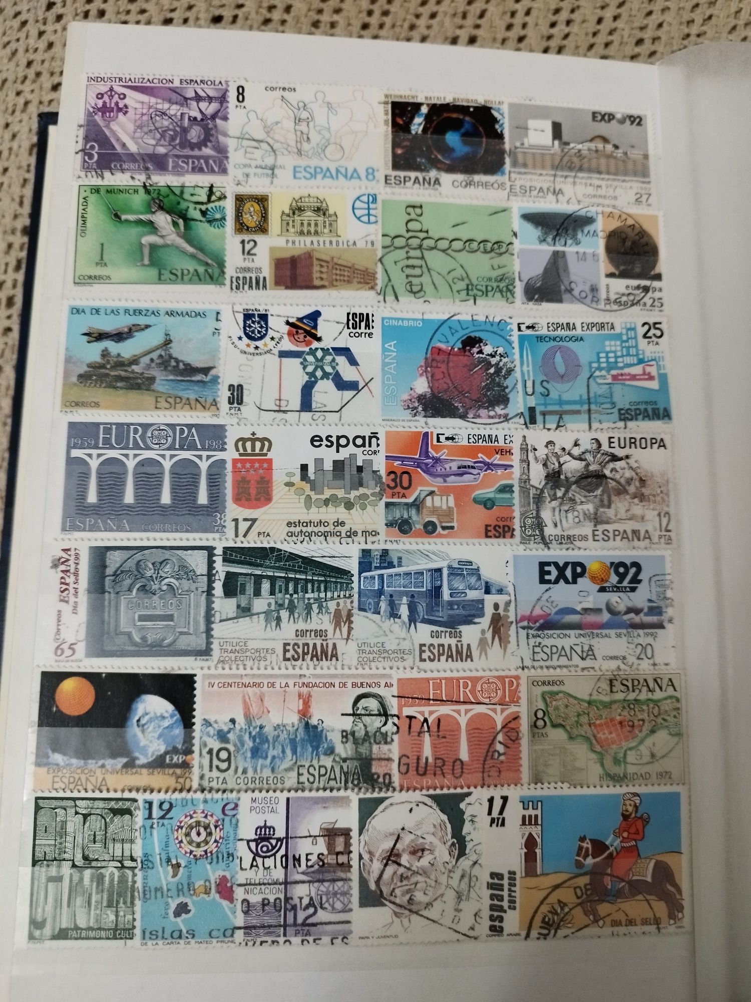 Classificador com 417 selos diferentes Espanha