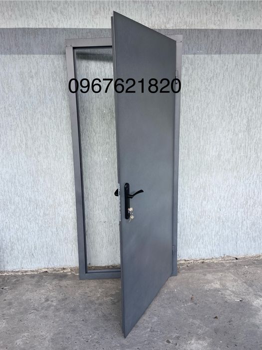 Вхідні металеві двері однолистові без утеплення