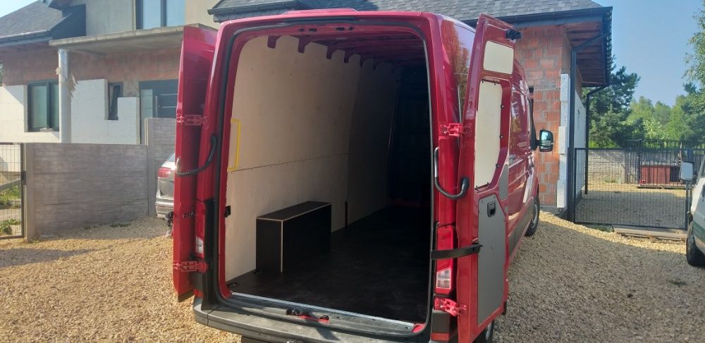 Zabudowa busa Volkswagen Crafter/MAN TGE L4H3 sklejka, MONTAŻ