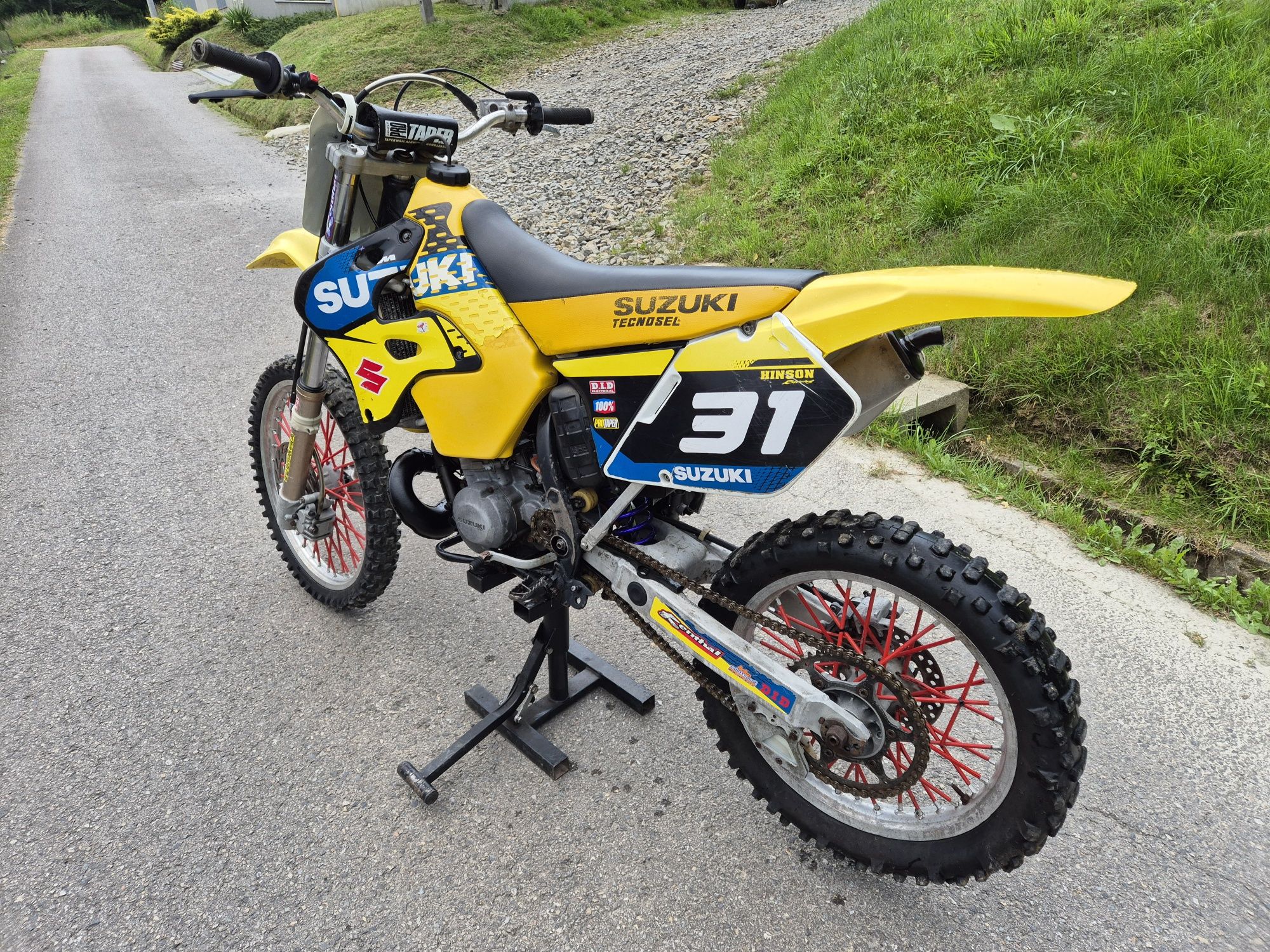 Suzuki rm 250 warta uwagi