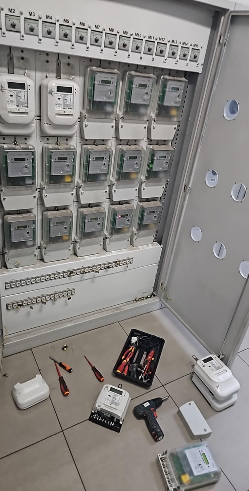 Elektryk Awaryjny 24/7 - Elektro Faster