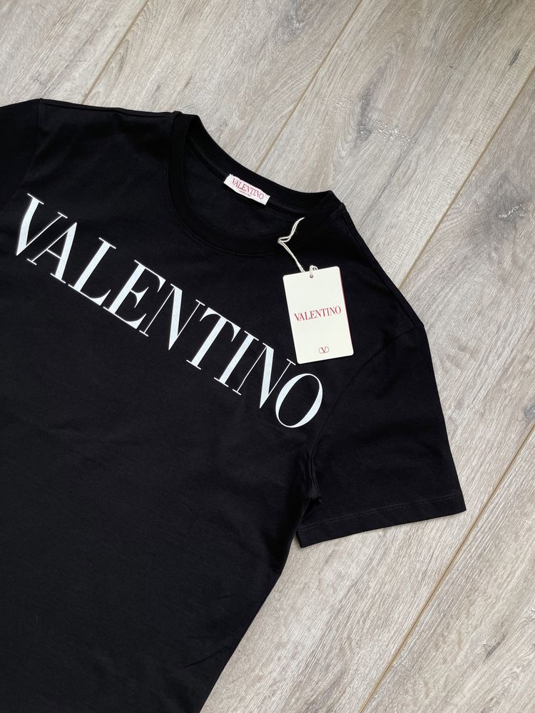 Футболка Valentino