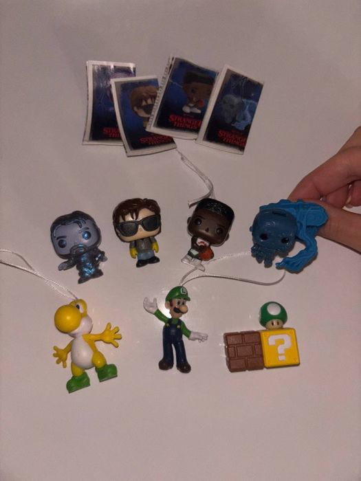 Фігурки stranger things kinder joy / super mario