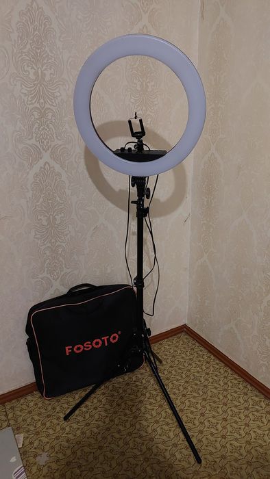 Кільцева лампа, діаметр 43 см, на штативі