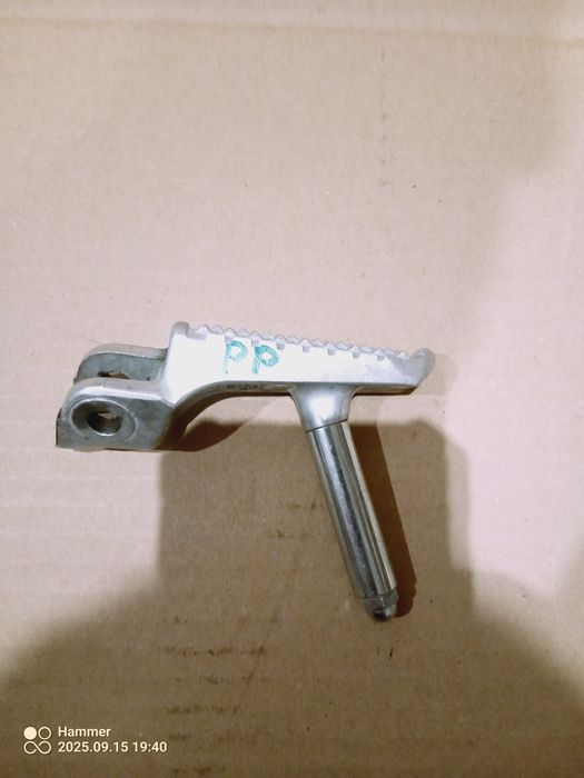 Honda CBR 650r stopka podnóżek prawą kierowcy nowy model 24-25