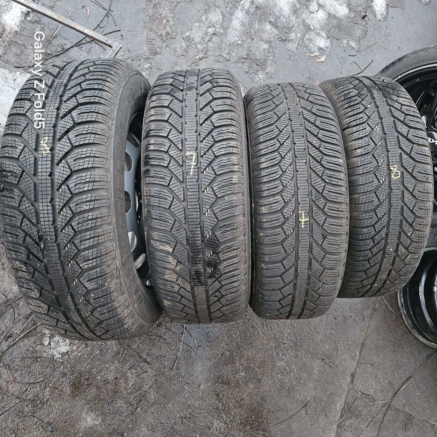 Koła zimowe 215/65/16 Dacia Duster Vivaro Trafic 5x114,3  8mm-7mm ET50